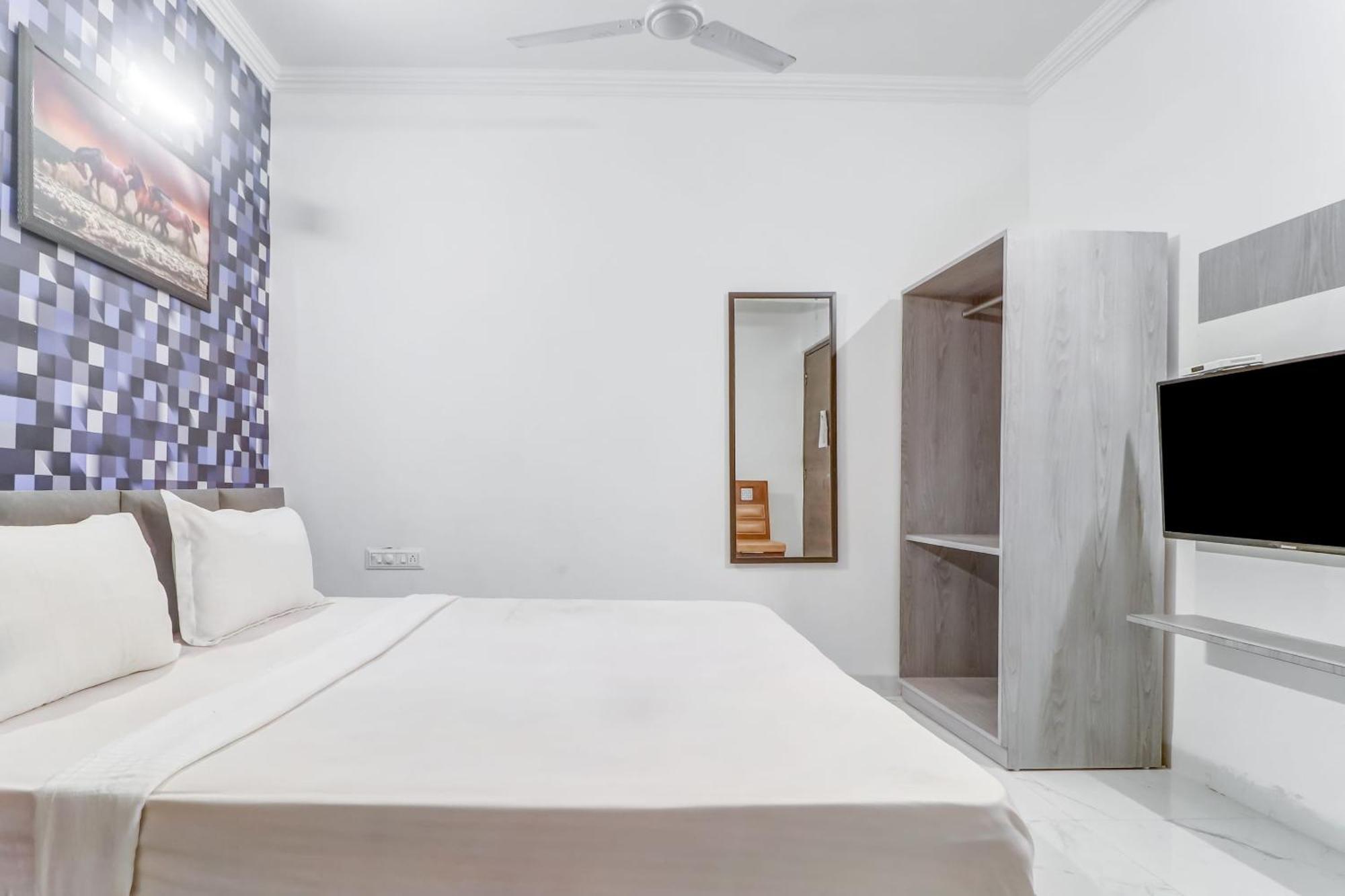 Townhouse Hotel Ludhijána Kültér fotó