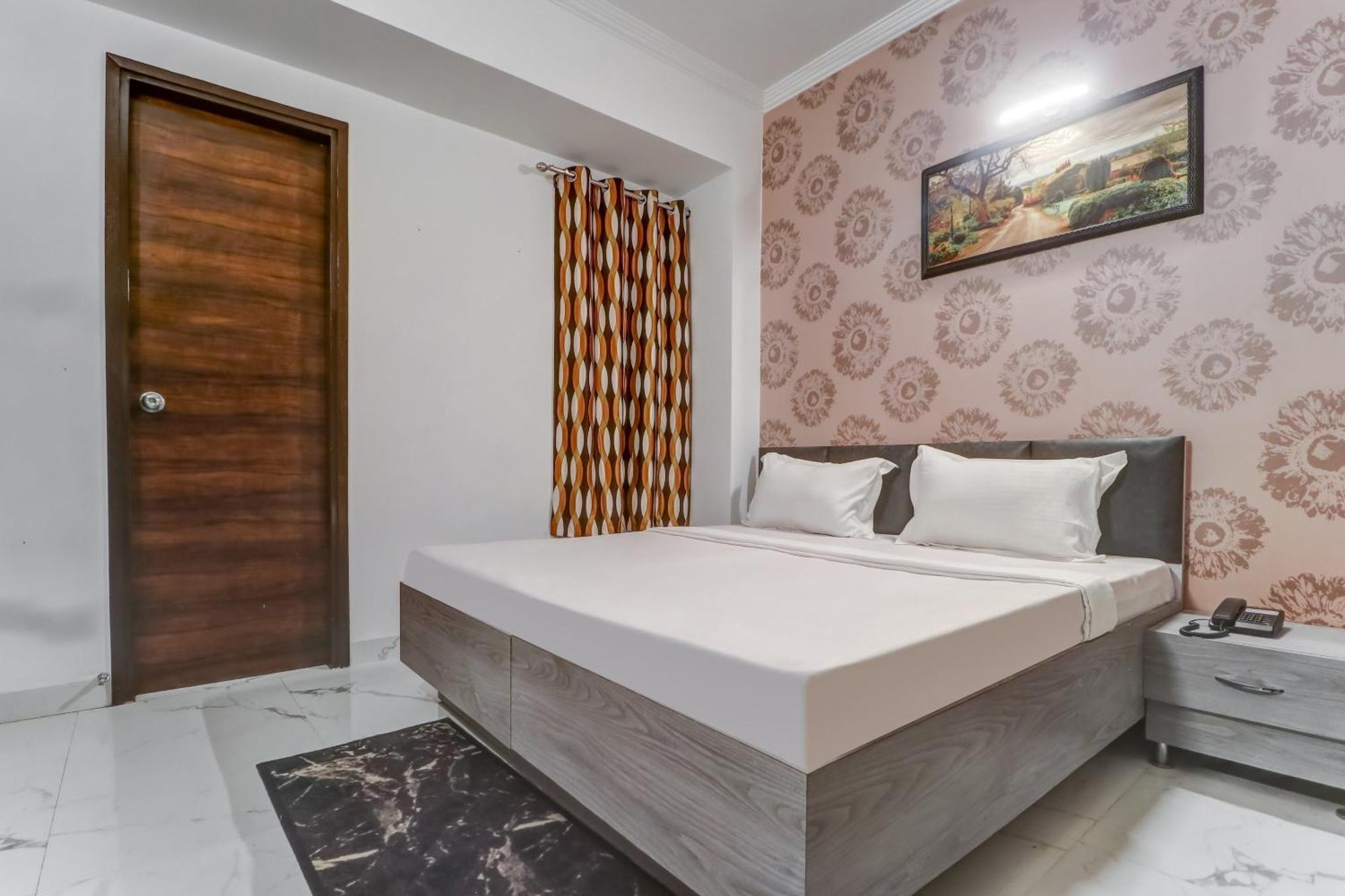 Townhouse Hotel Ludhijána Kültér fotó