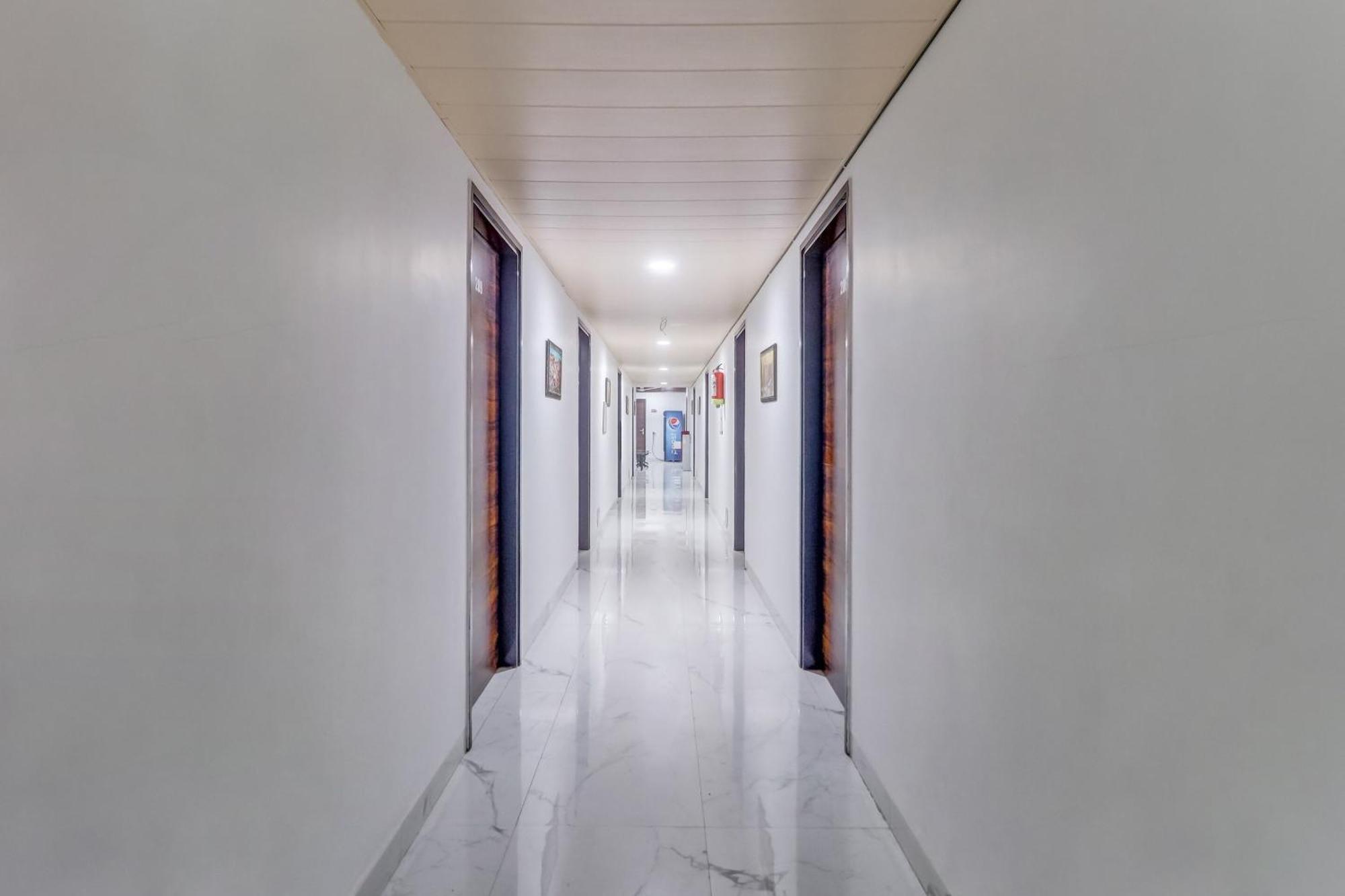 Townhouse Hotel Ludhijána Kültér fotó